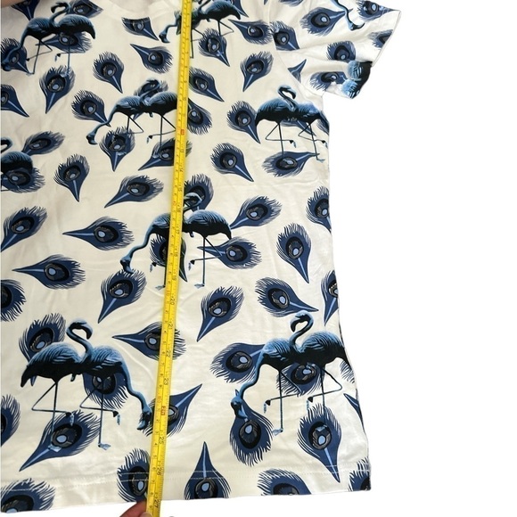 Classy T shirt for men with peacock and flamingo print - Picture 9 of 9